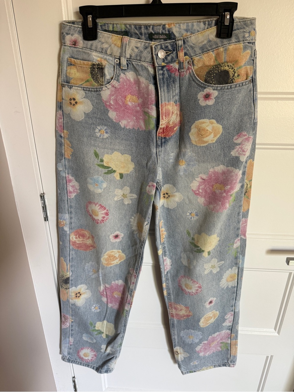 Wild fable - High rise 90's relaxed straight jeans with flowers - Picture 2 of 4